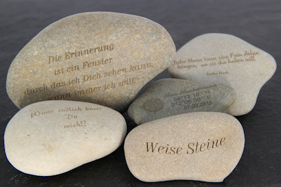 Weise Steine gelasert