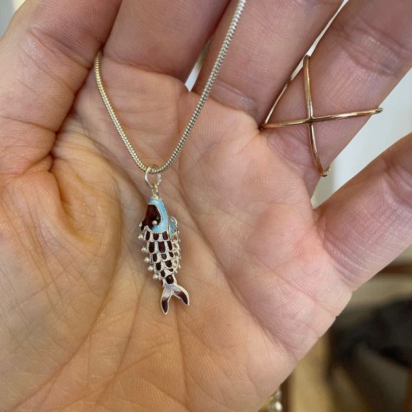 beweglicher Fisch-Anhänger "Flossy" mit Kette