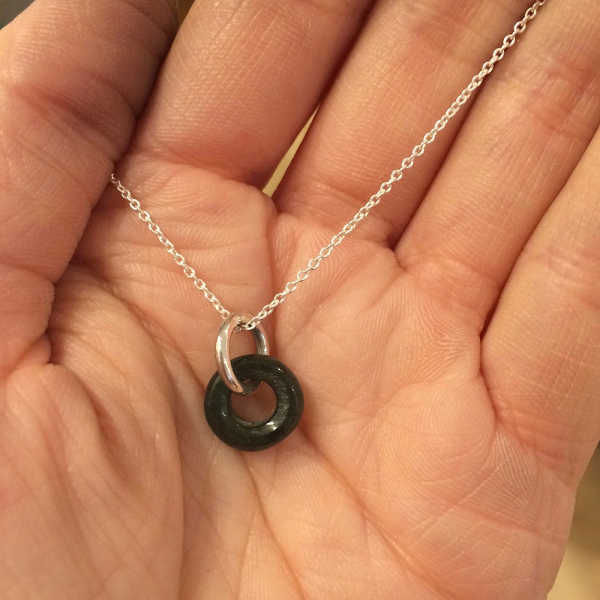 Jade Anhänger mit Kette
