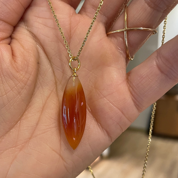 Anhänger Karneolnavette mit Kette