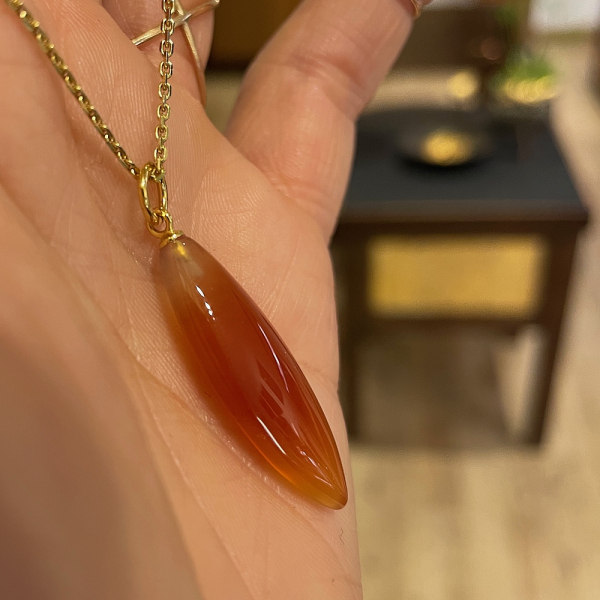 Anhänger Karneolnavette seitlich