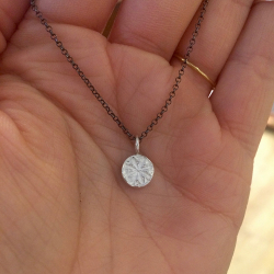 Anhänger "Mohnstempel" mit Kette
